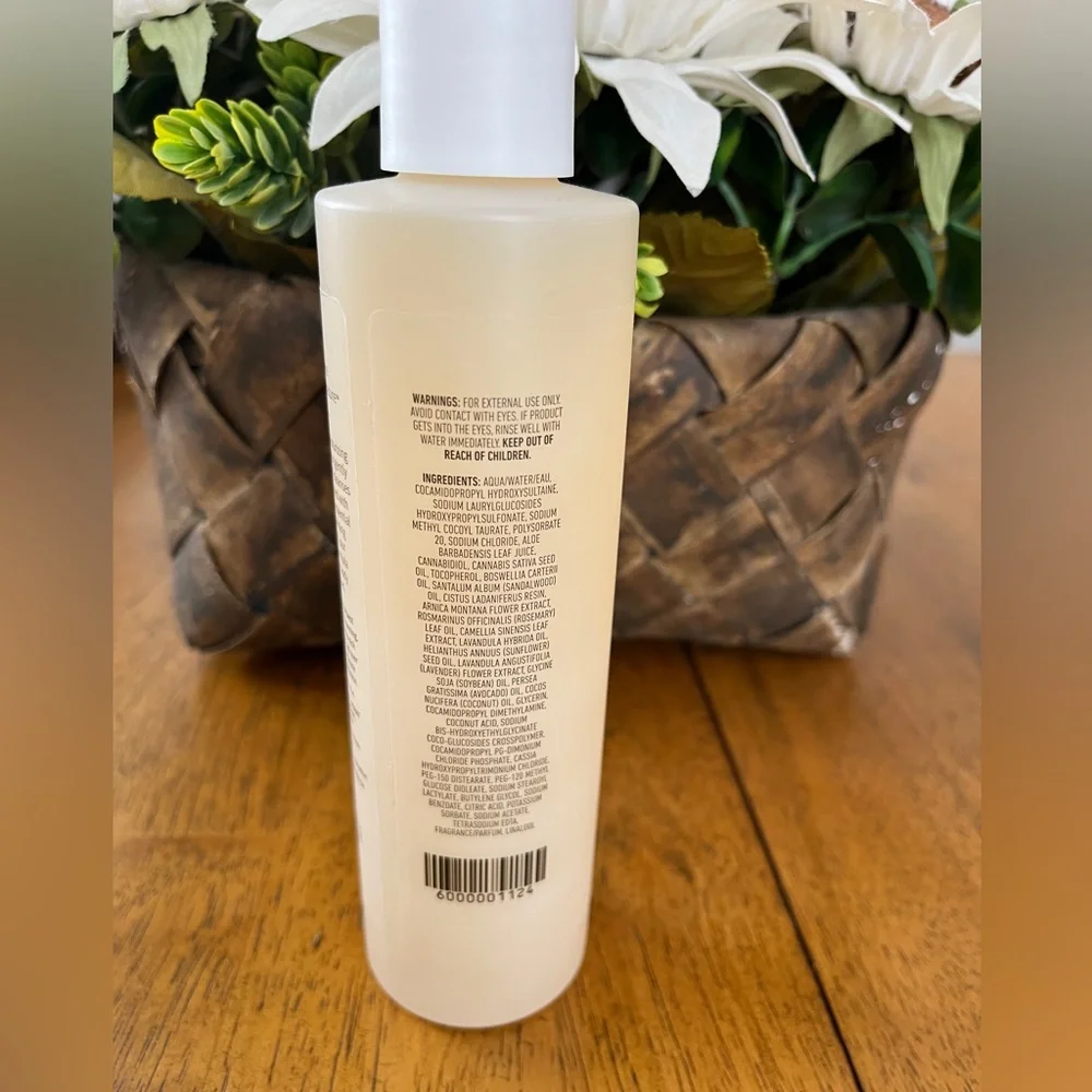 Kushion Body‎ wash MONAT NEW
